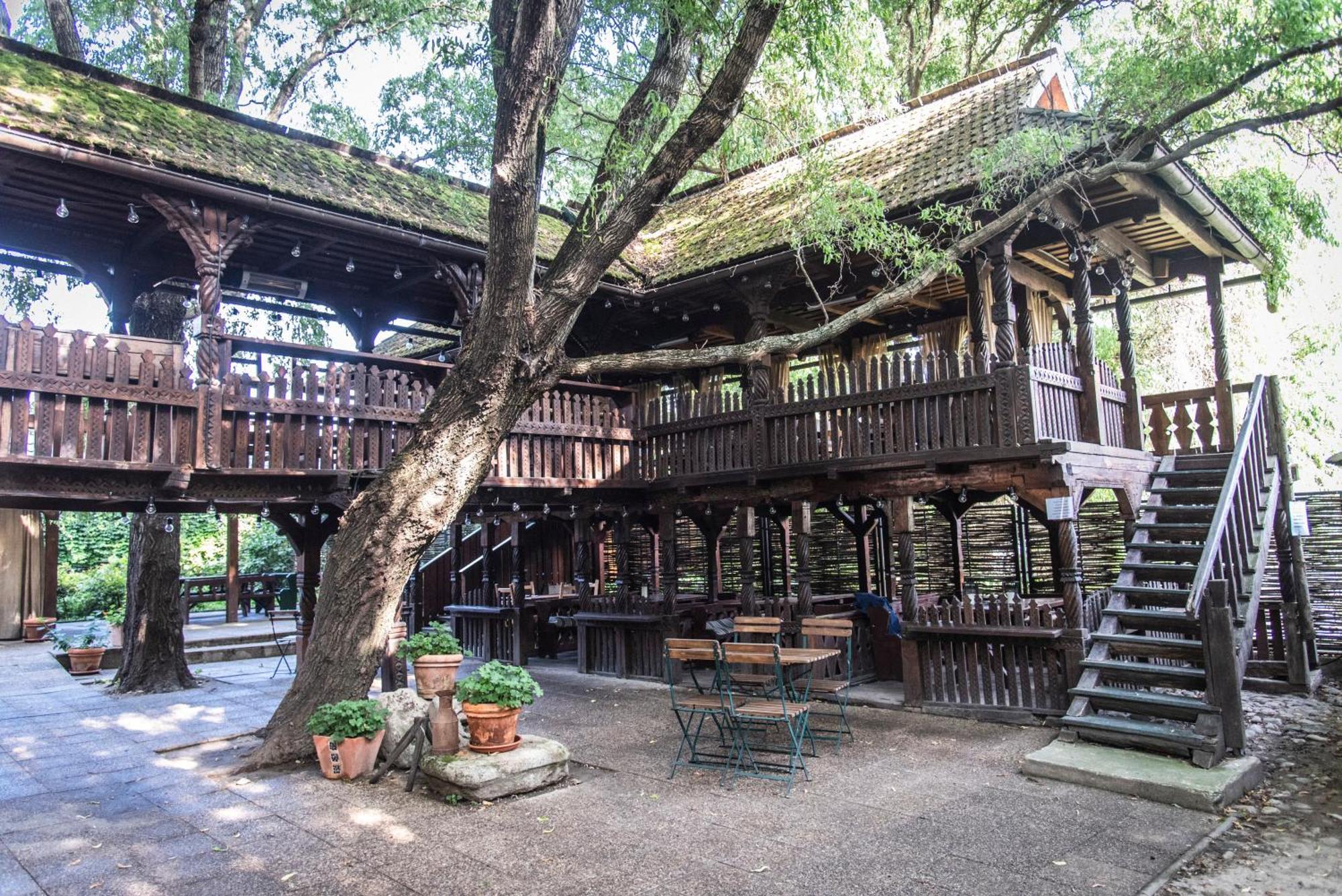 Отель Ratiu House Турда Экстерьер фото